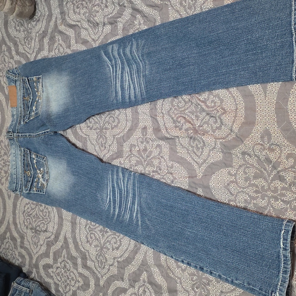 Classic Blue Distressed Women Jeans - Picture 7 of 8
